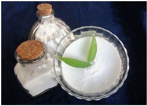 Un buen precio. Materia prima de plástico compuesto para moldear formaldehído de urea para vajilla en línea