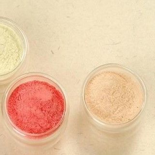 Un buen precio. Compuesto de moldeo de urea en polvo blanco / no blanco con baja presión de moldeo en línea