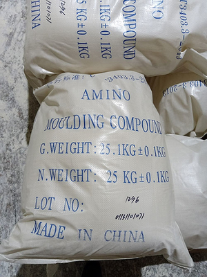 Un buen precio. Polvo de moldeado extrafino de la urea del grado de la industria de CAS 108-78-1 para el servicio de mesa de la melamina en línea