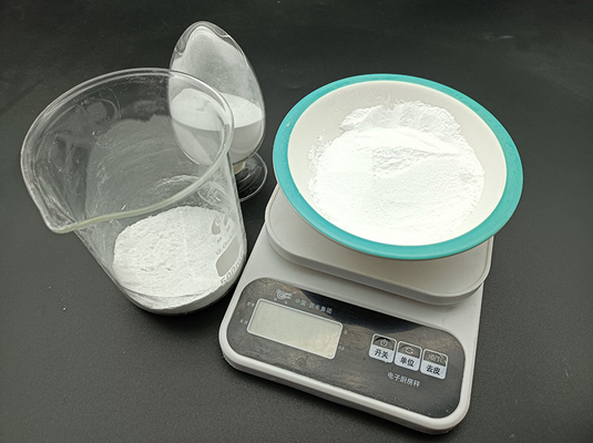 Un buen precio. Urea de la melamina del 30% que moldea el polvo compuesto para el hogar o el servicio de mesa en línea